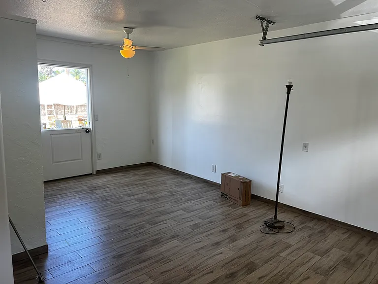 6811 Ojai Ave #1 — Photo 4