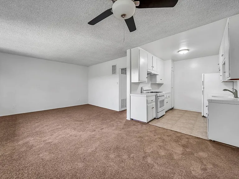 3109 Perlita Ave #11 — Photo 6