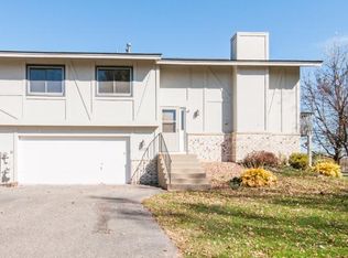 7217 Pontiac Cir, Chanhassen, MN 55317