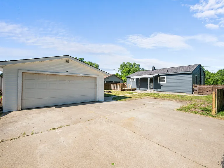8560 Secor Rd — Photo 18