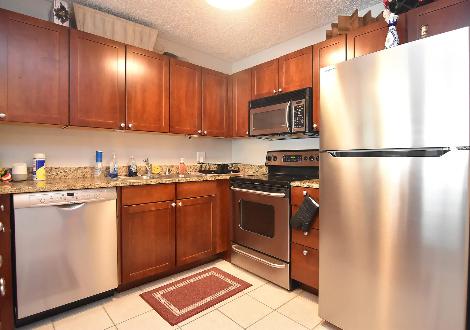 Amazing Condo in River North (Downtown Chicago) — Photo 2