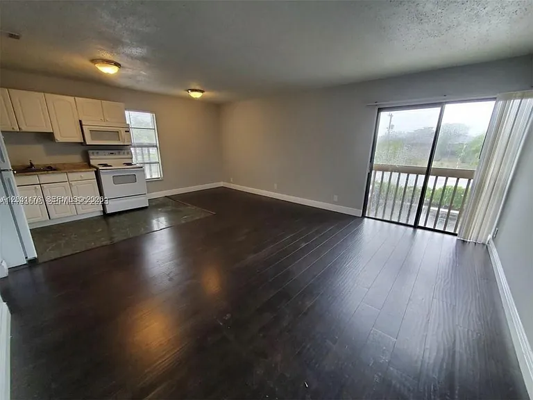 3006 Coral Ridge Dr #210B — Photo 4