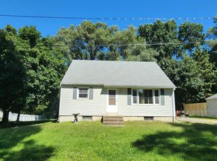 2115 E River Rd NE, Rochester, MN 55906
