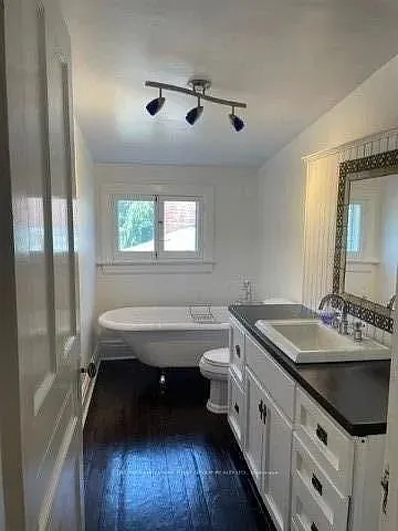 378 King St W — Photo 16