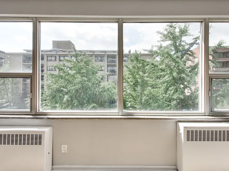 680 Roselawn Ave — Photo 75