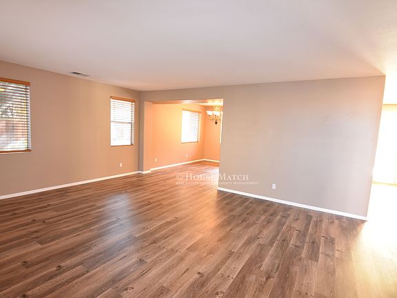3rd image of 33453 Barrington Dr