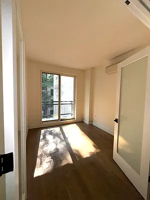 Bedroom, photo 3