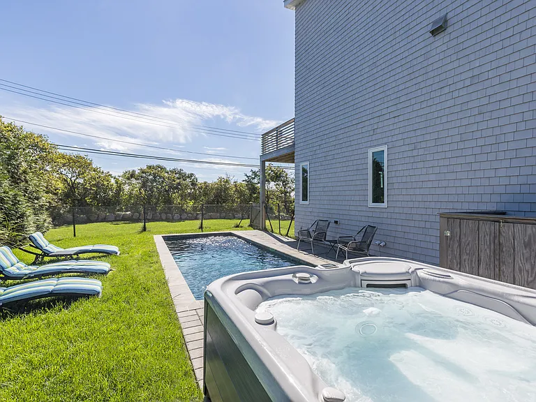 617 Old Montauk Hwy — Photo 20