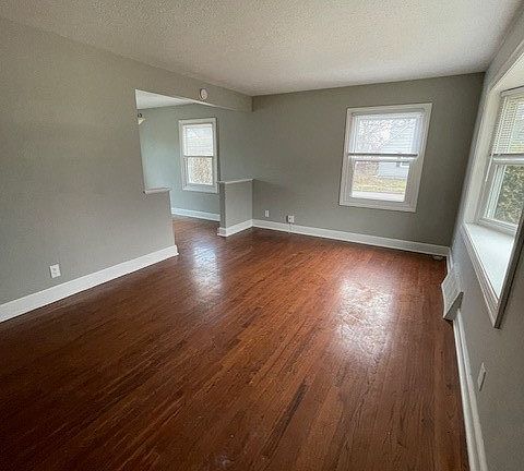 4th image of 811 Monroe Ave