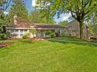 17 Holland Rd, Pittsburgh, PA 15235