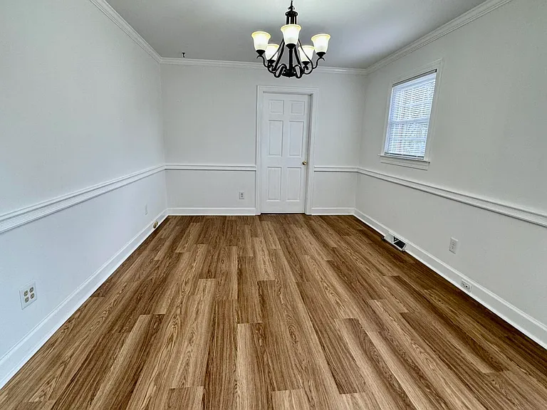 2112 Leon Dr — Photo 6