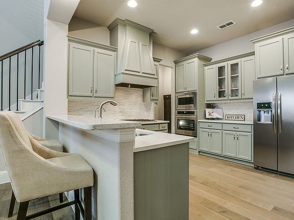 2nd image of 3032 Monford Dr
