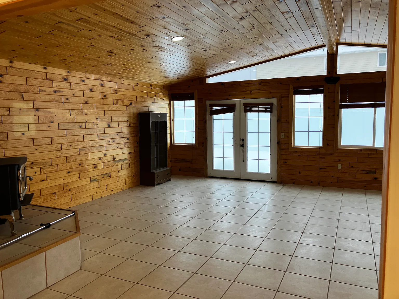 4 bed, 2231 sqft, $2,500 — Photo 4