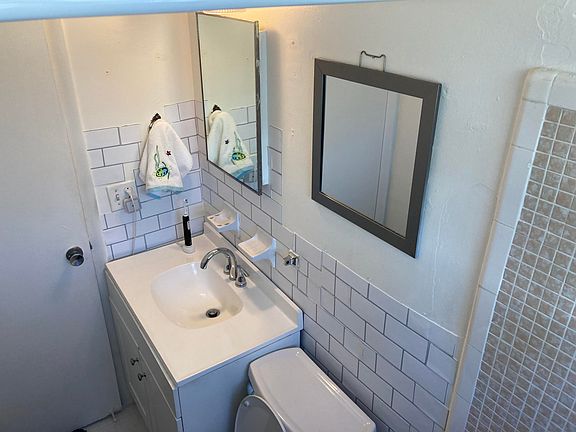 5th image of 202 Caroline St APT 203