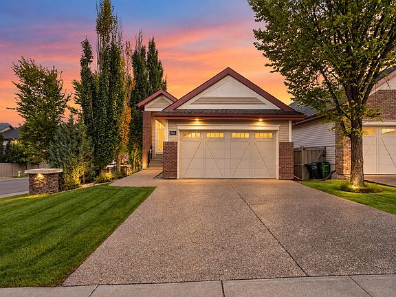 2nd image of 904 Armitage Ct SW