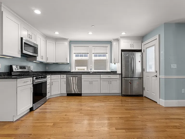 152-154 Savin Hill Ave #2 — Photo 3