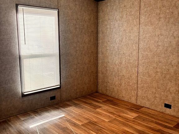 4th image of 1202 NW Starlight Ln