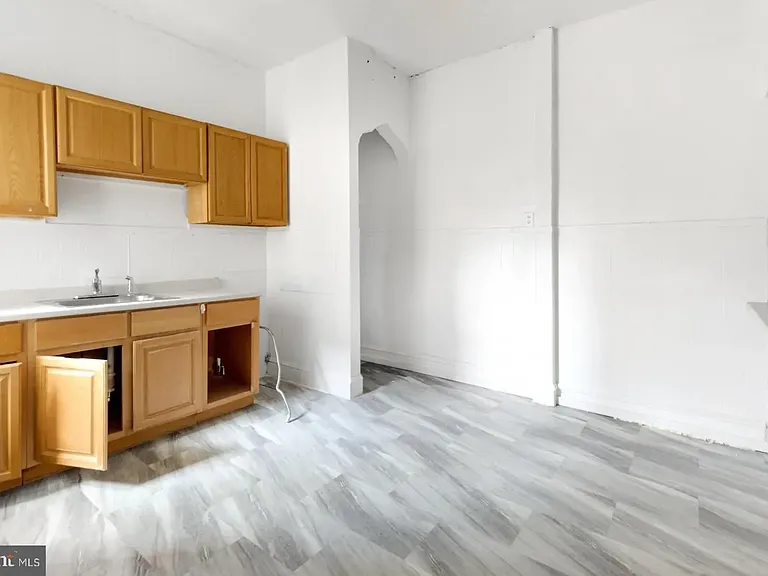 6500 Lincoln Drive — Photo 7