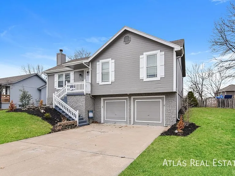 710 S Park Dr — Photo 2