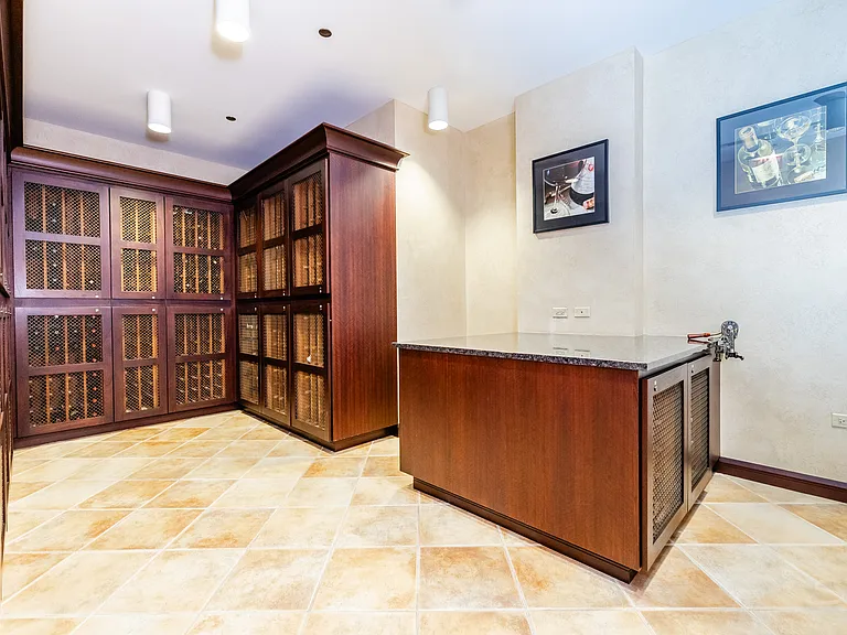 21 E Huron St #1207 — Photo 85