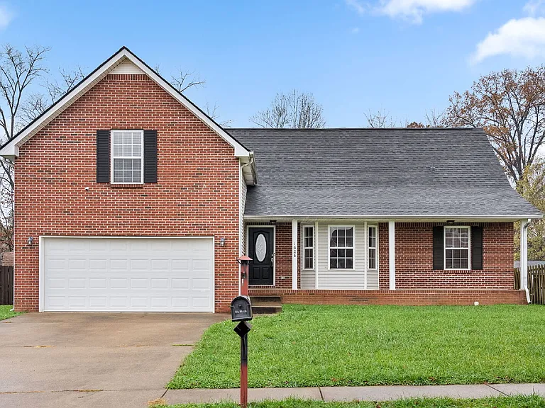 1626 Autumn Dr — Photo 1