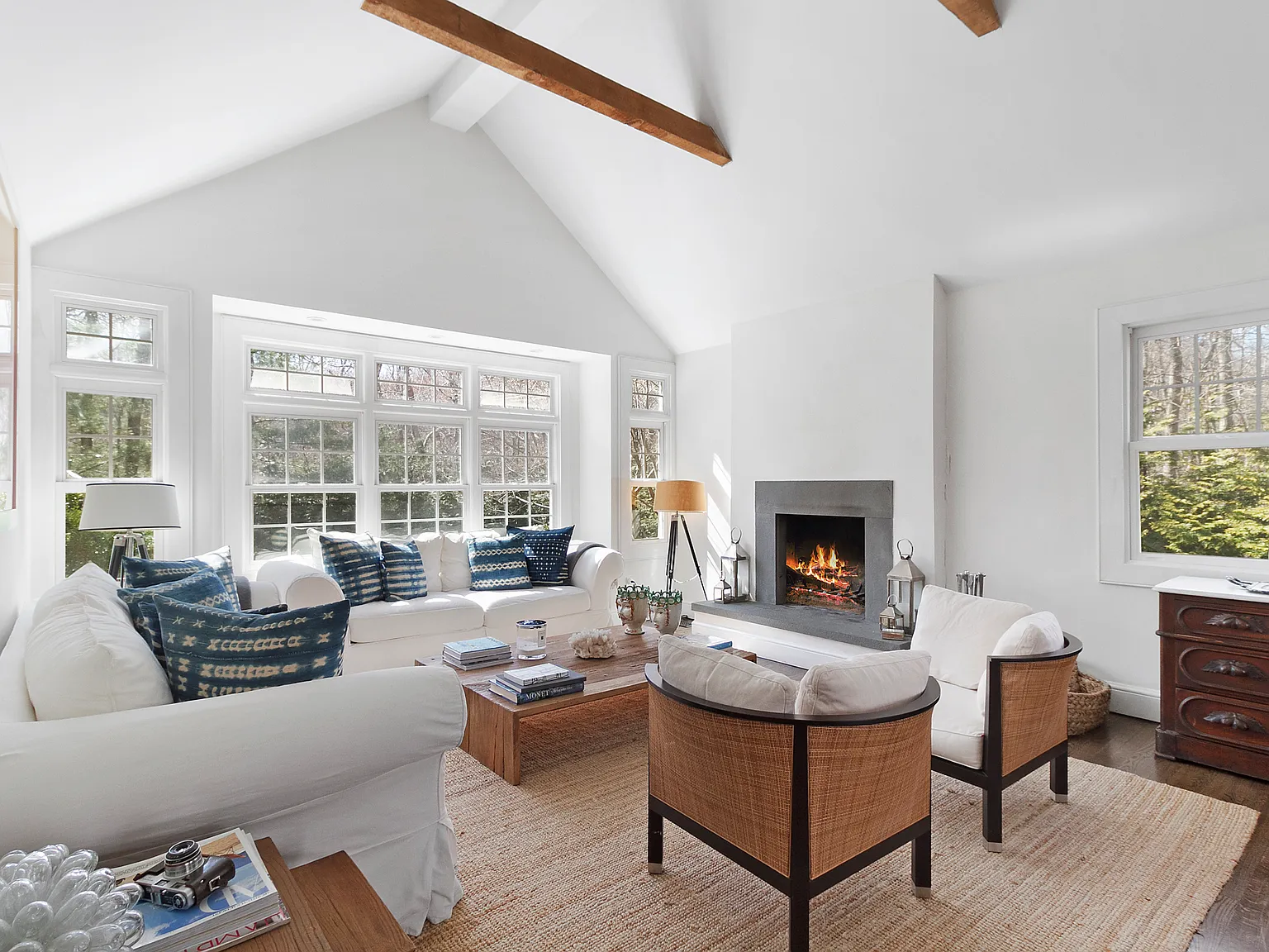 Spacious Sag Harbor Rental 4 Bedroom with Pool — Photo 1