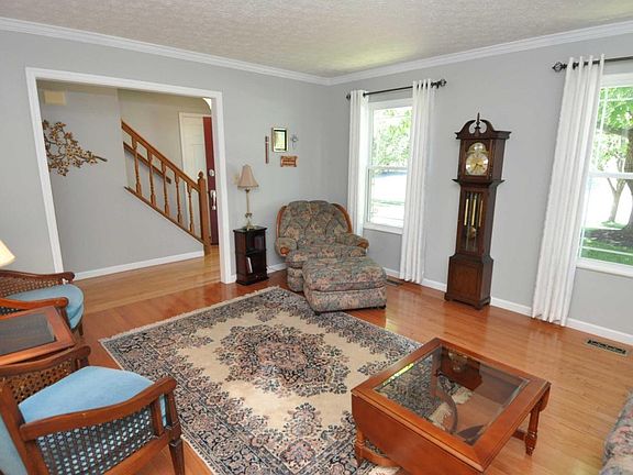 5th image of 439 Highmeadows Village Dr