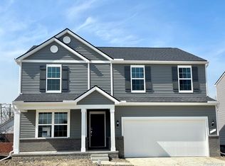 24551 Jade Dr, Farmington, MI 48336