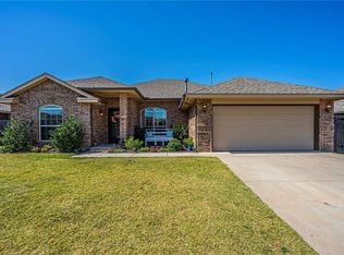 9705 Wessex Dr, Yukon, OK 73099