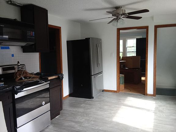 3rd image of 708 Maryland Ave W