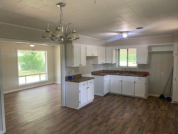 2nd image of 301 Carrollton St