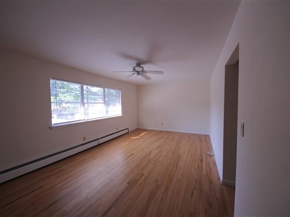 10 McKinley Ave APT 4, Dumont, NJ 07628
