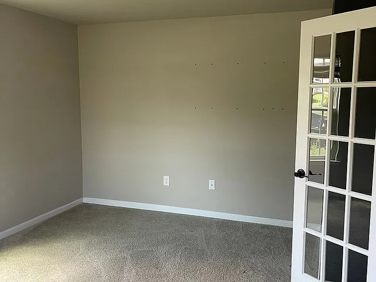 331 S Parkway Dr — Photo 12