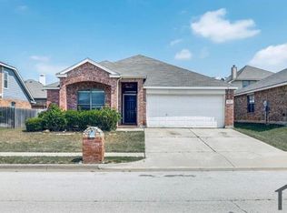 528 Cranbrook Dr, Fort Worth, TX 76131