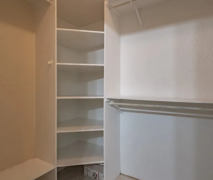 2201 Zacatecas Dr — Photo 33