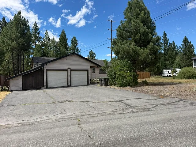 10328 Martis Valley Rd — Photo 2
