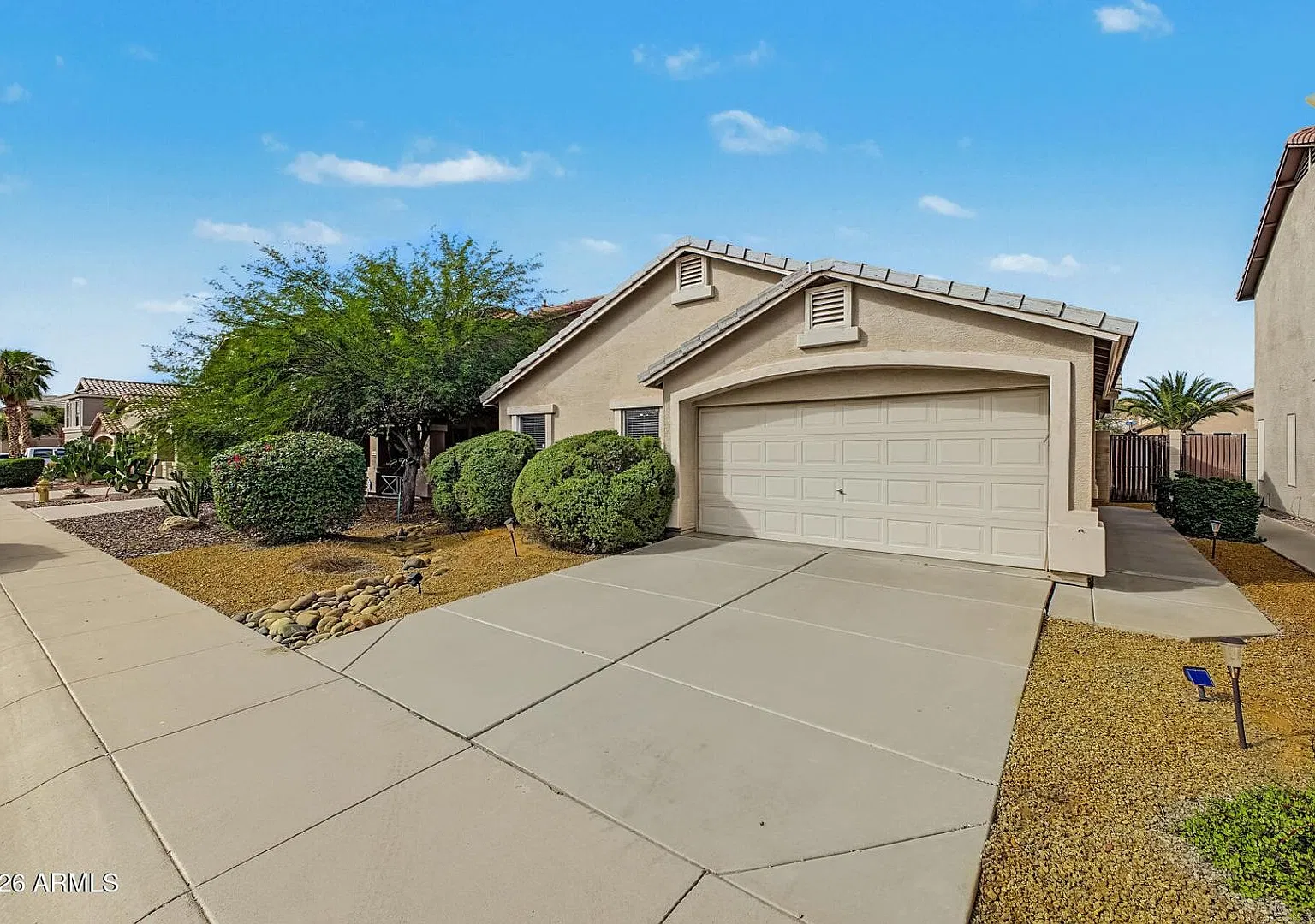 3 Bedroom + Bonus Room in Maricopa — Photo 1