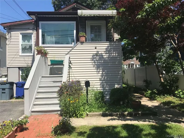 44 Graywood Rd Floor 2, Pt Washington, NY 11050