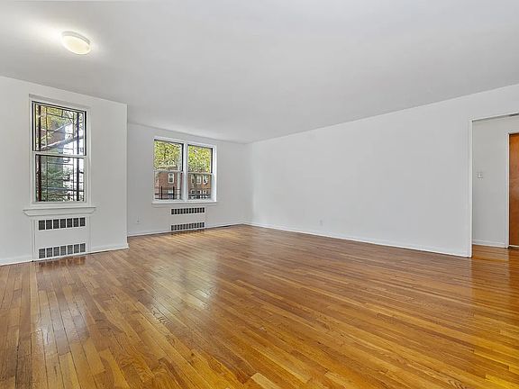 2nd image of 6505 Yellowstone Blvd APT 2B