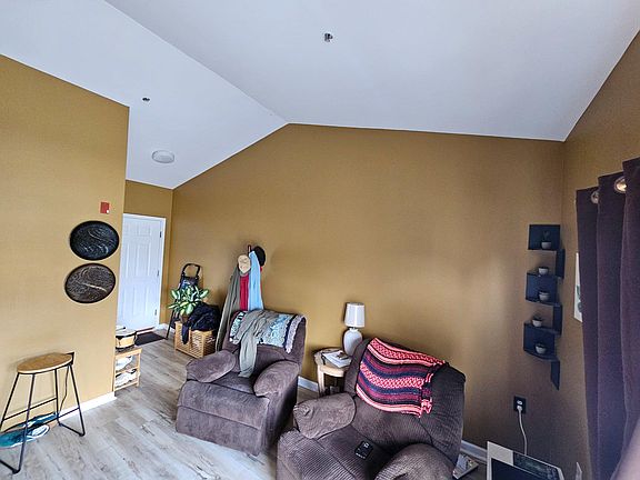 5th image of 39634 Jefferson Bridge Rd #203