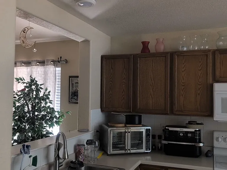 Kitchen - tons of light!