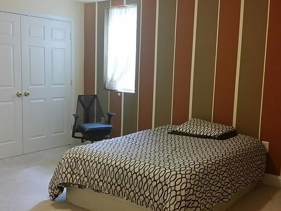 Master bedroom (1 of 2)