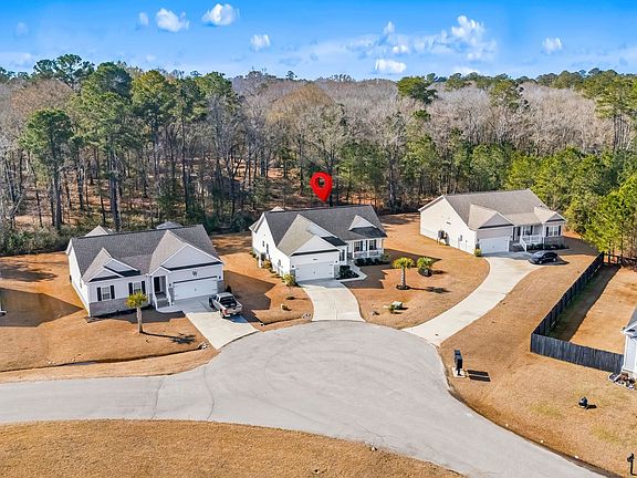 4th image of 549 Rose Ave.