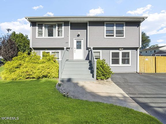 3rd image of 655 Garfield Avenue