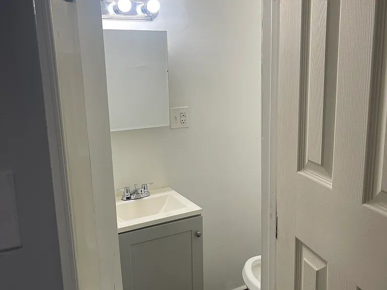 810 W Stella St — Photo 5