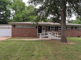 4213 Meadowbrook Dr, Wichita Falls, TX 76308