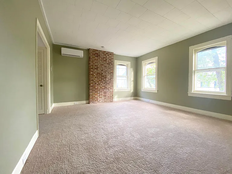 95 Wurts St #2 — Photo 3