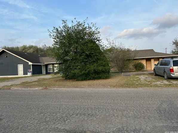 501 E Bowie, Beeville, TX 78102