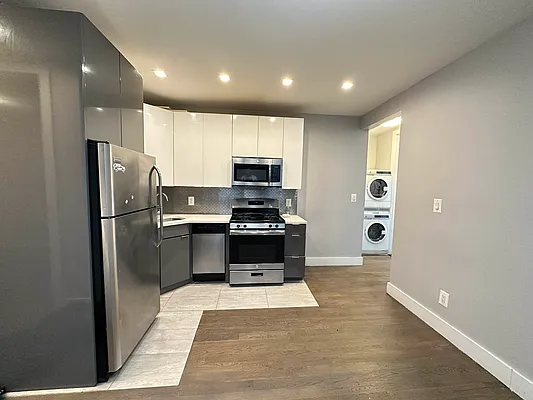 Rented by Bruma Realty LLC | media 7