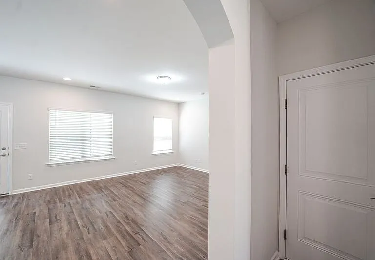 3556 Castleoak Dr — Photo 6